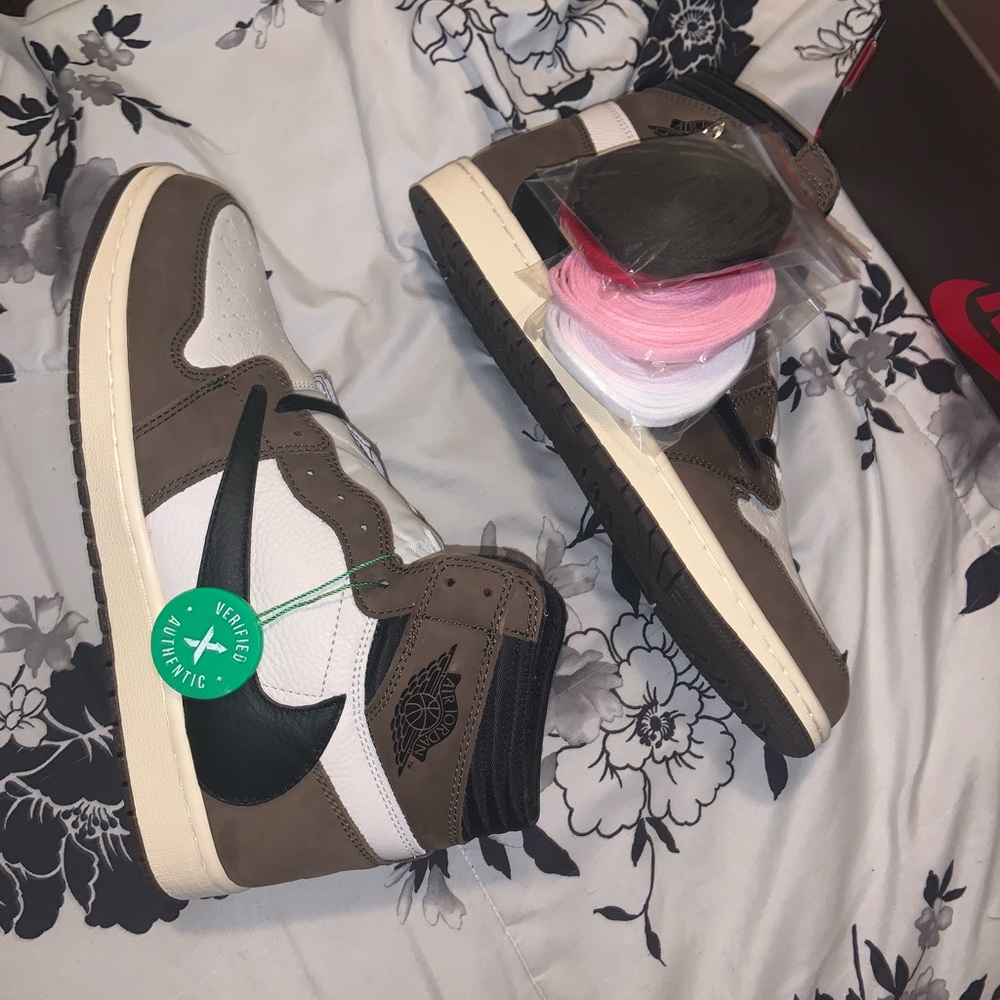 Travis Scott 1s